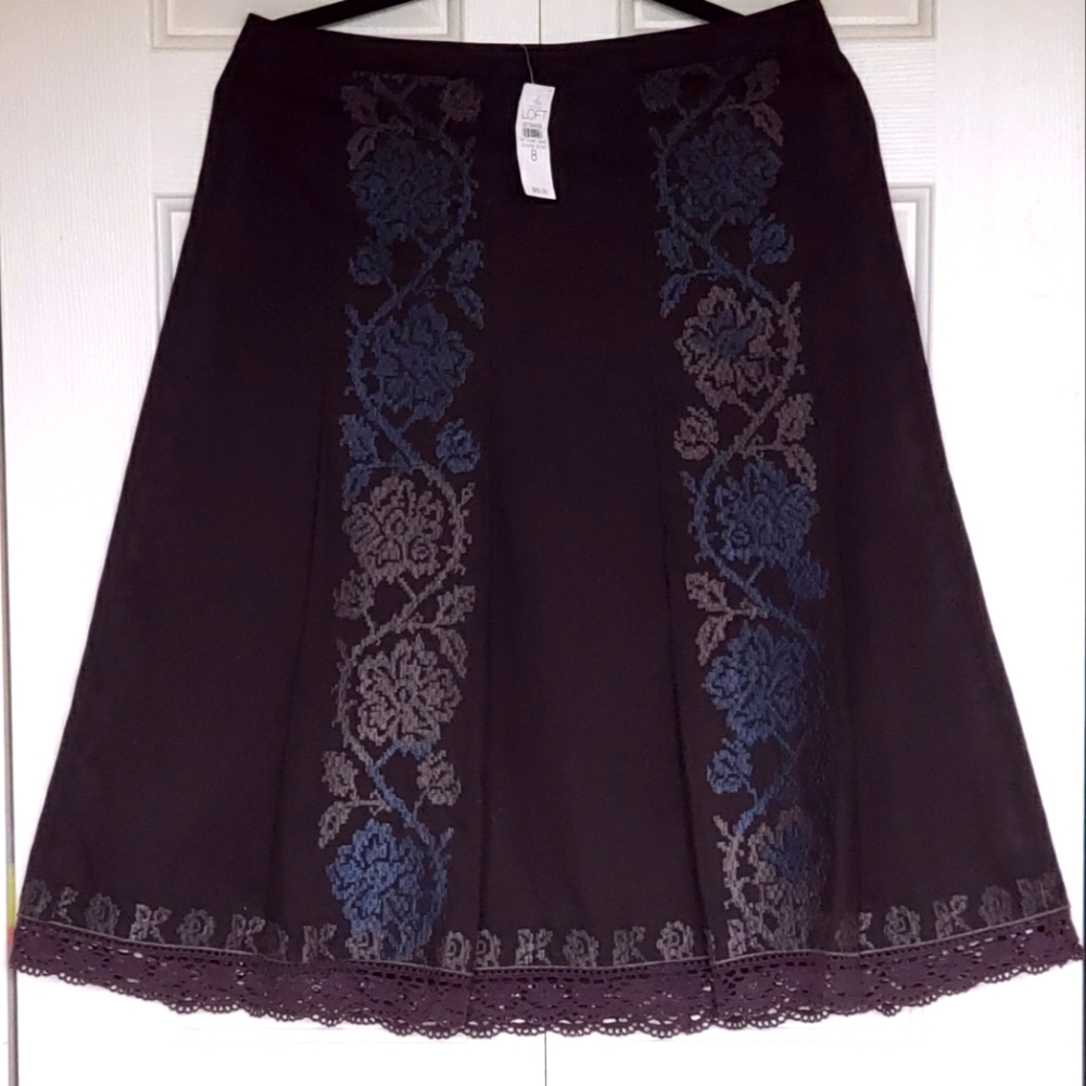 Ladies Ann Taylor Loft Laced Skirt